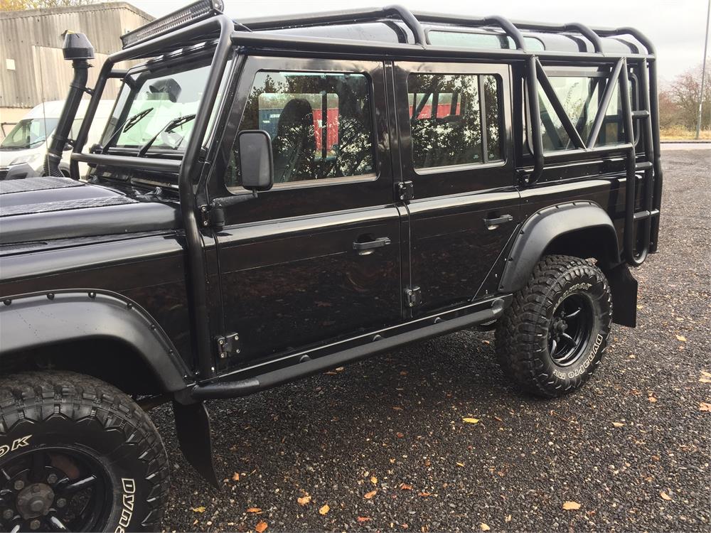 LAND ROVER DEFENDER 110 CSW FULL ROLL CAGE SATIN BLACK FITTED 